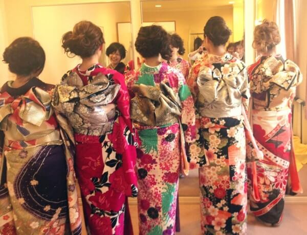 会場を華やかにするゲストの衣装があるってご存知ですか？