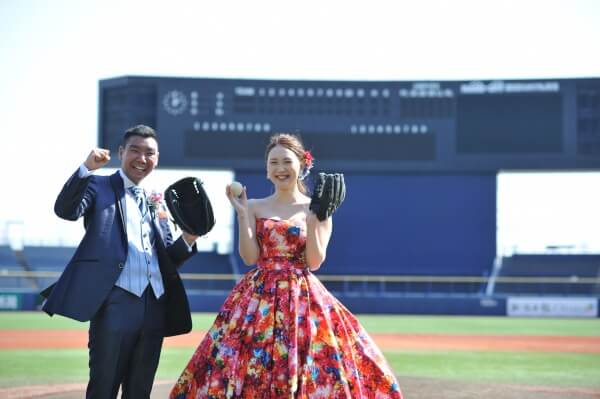 前撮り　野球　エコスタ　グローブ　タキシード　ドレス