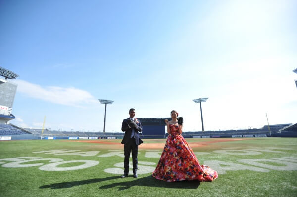 前撮り　野球　エコスタ　グローブ　タキシード　ドレス