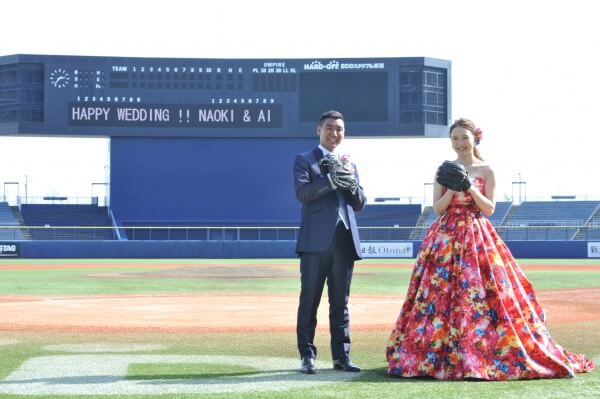 前撮り　野球　エコスタ　グローブ　タキシード　ドレス