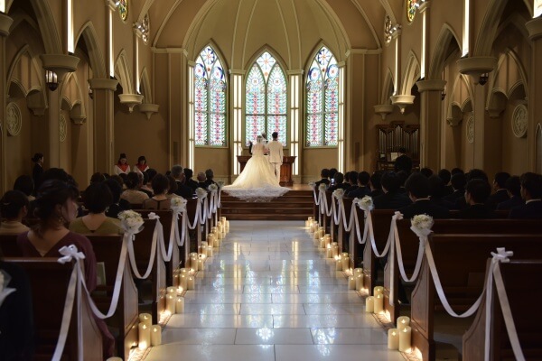 チャペル式　後ろ姿