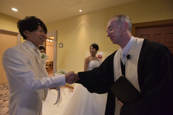 挙式　牧師　ルーチェ