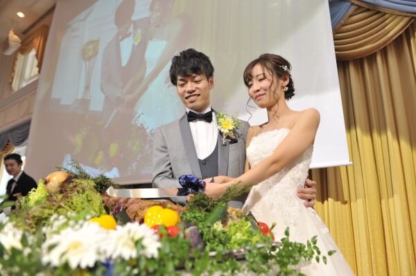 ミートカット　入刀　ピアザララルーチェ