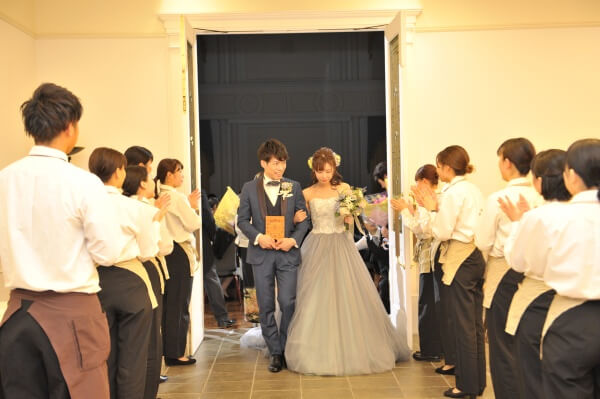 退場　ピアザララルーチェ