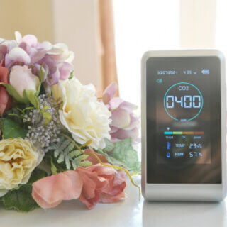 【ピアザララルーチェ】高水準のコロナ対策宣言！披露宴会場にCO2（二酸化炭素）濃度測定器を設置しております♪