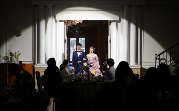 シルエット入場